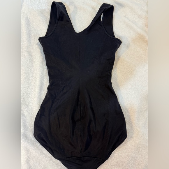 Maidenform slendering sleeveless bodysuit, bra cut out, bottom latches, size L - Picture 2 of 3